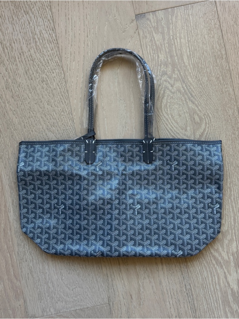 Medium Gray Goyard Tote - Picture 2 of 5